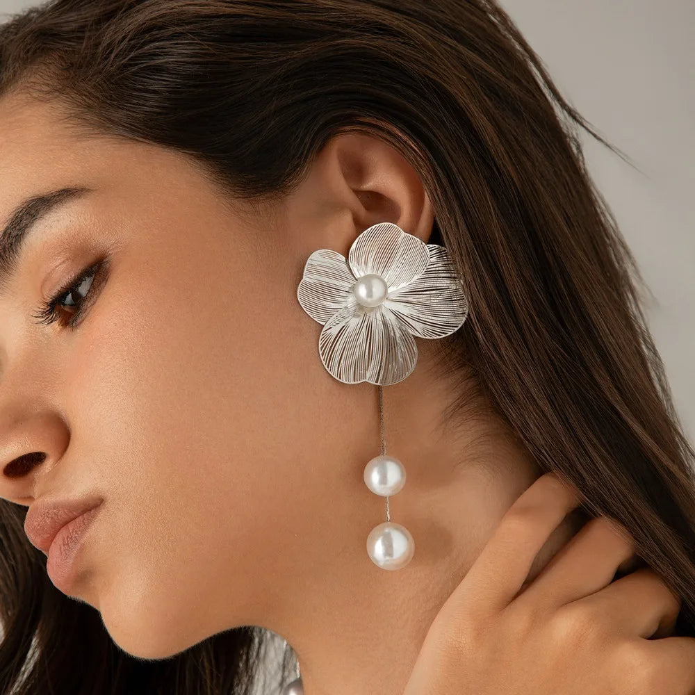 Ear Studs Flower Long Hanging Earrings Trendy Metal Petal Earrings Studs Elegant Retro Ginkgo Leaf Hollow Earrings Hipster