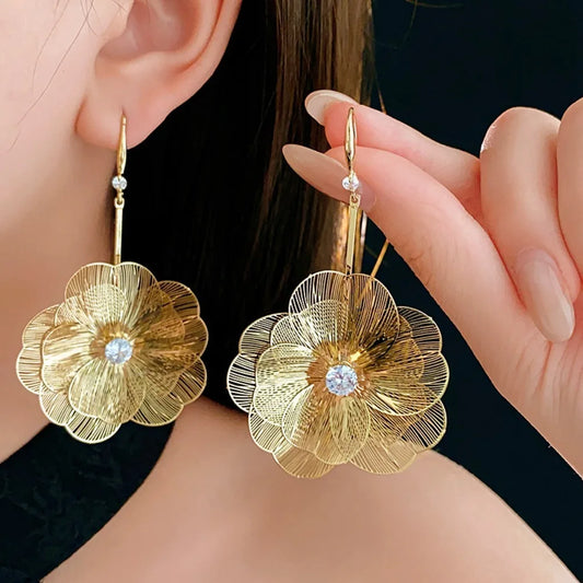 Ear Studs Flower Long Hanging Earrings Trendy Metal Petal Earrings Studs Elegant Retro Ginkgo Leaf Hollow Earrings Hipster